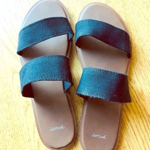 Sanuk! Black Gora Yoga Sandals